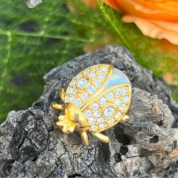 Vintage Napier White and Crystal Gold-Tone Ladybug Brooch Pin - Picture 2 of 9